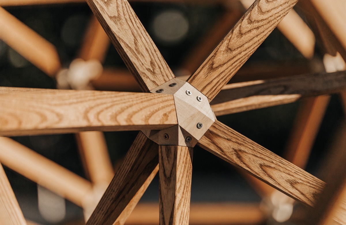 Detail dřevěného spoje konstrukce